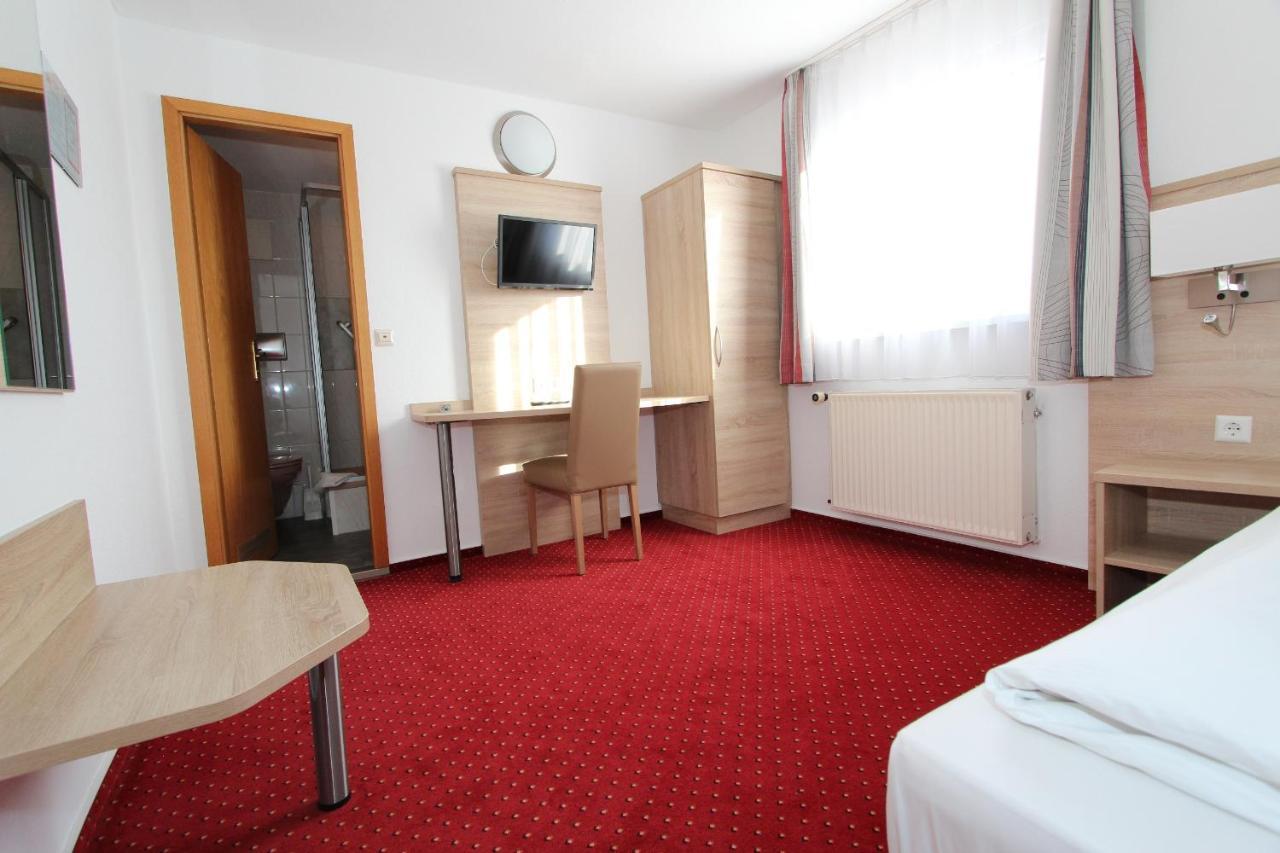 Hotel Schoch Kg Trossingen Buitenkant foto